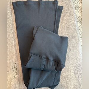 Offline by Aerie Black Ribbed Flare Leggings size Large